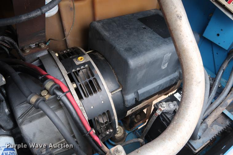 image for item FI9757 2002 Genie TML-4000N light plant