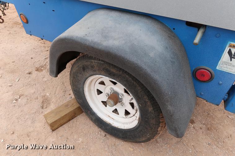 image for item FI9757 2002 Genie TML-4000N light plant