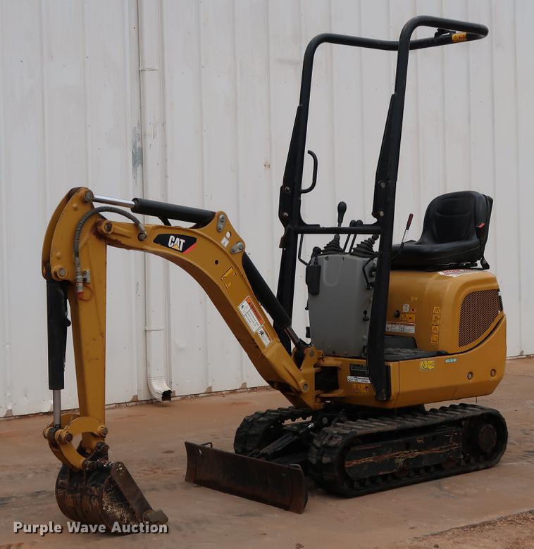 image for item FI9760 2014 Caterpillar 300.9D mini excavator