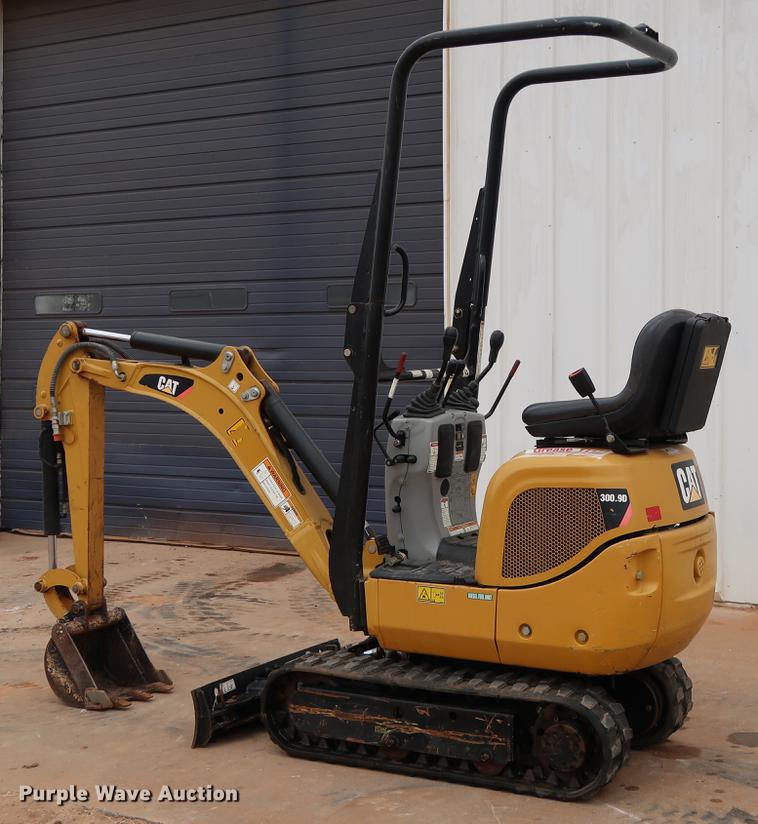 image for item FI9760 2014 Caterpillar 300.9D mini excavator