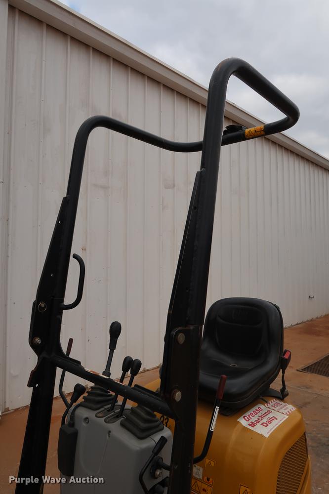 image for item FI9760 2014 Caterpillar 300.9D mini excavator