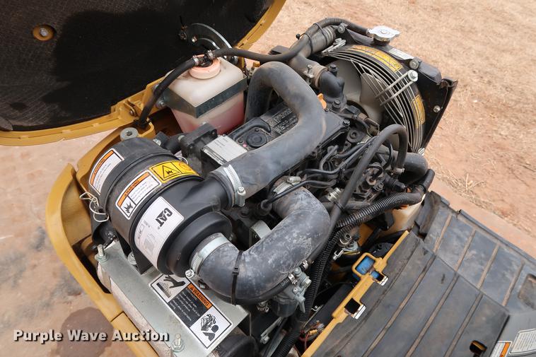 image for item FI9760 2014 Caterpillar 300.9D mini excavator