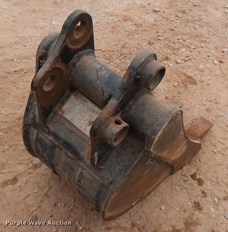 image for item FI9760 2014 Caterpillar 300.9D mini excavator