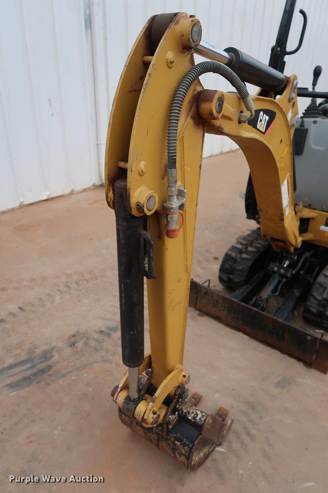image for item FI9760 2014 Caterpillar 300.9D mini excavator