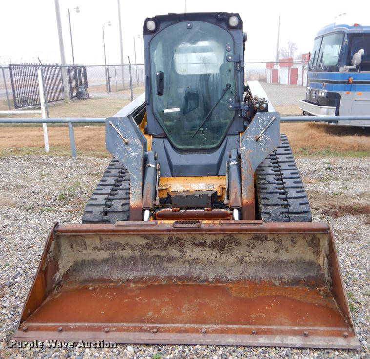 image for item FQ9502 2010 John Deere 333D skid steer