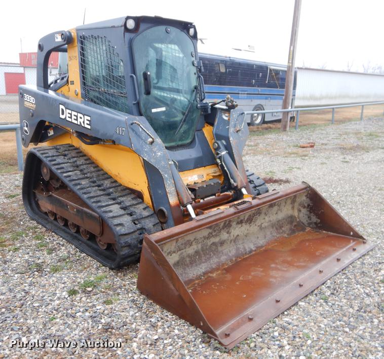 image for item FQ9502 2010 John Deere 333D skid steer