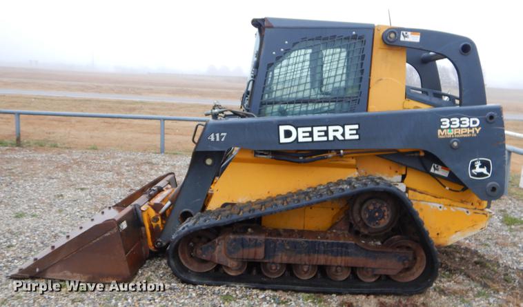 image for item FQ9502 2010 John Deere 333D skid steer