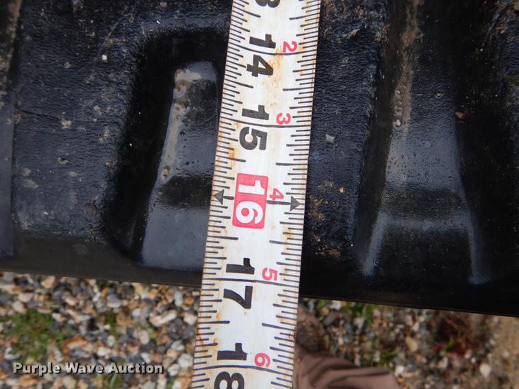 image for item FQ9502 2010 John Deere 333D skid steer