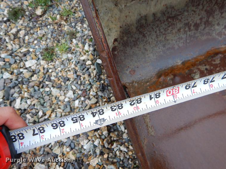 image for item FQ9502 2010 John Deere 333D skid steer