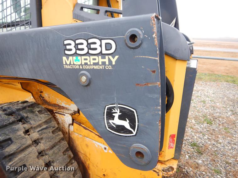 image for item FQ9502 2010 John Deere 333D skid steer