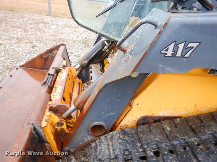 image for item FQ9502 2010 John Deere 333D skid steer