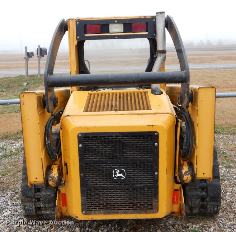 image for item FQ9504 2007 John Deere CT322 skid steer