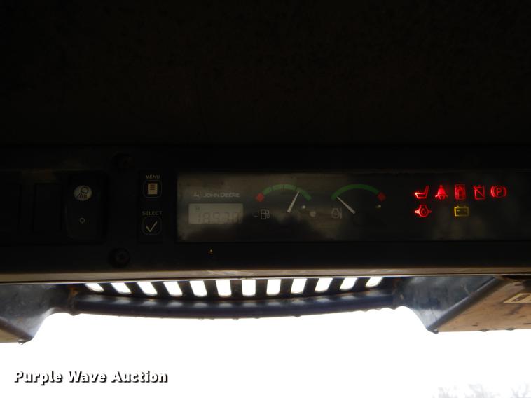 image for item FQ9504 2007 John Deere CT322 skid steer