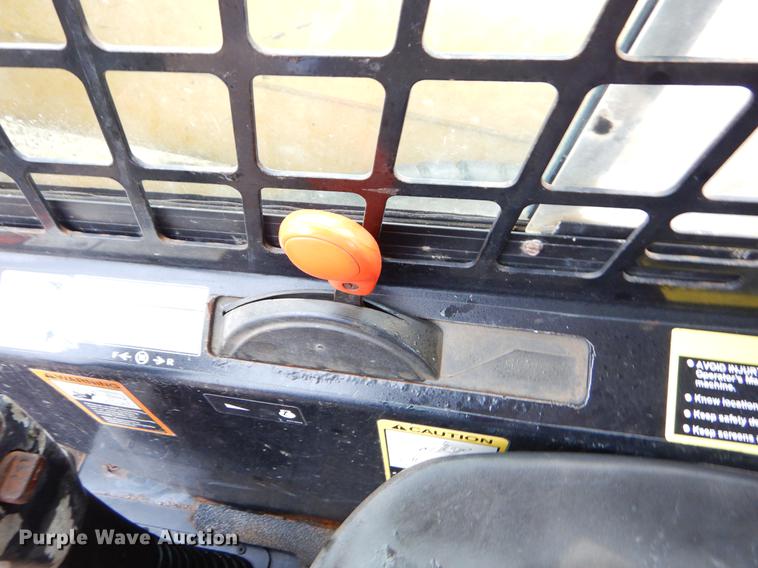 image for item FQ9504 2007 John Deere CT322 skid steer