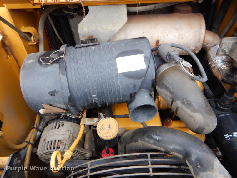 image for item FQ9504 2007 John Deere CT322 skid steer