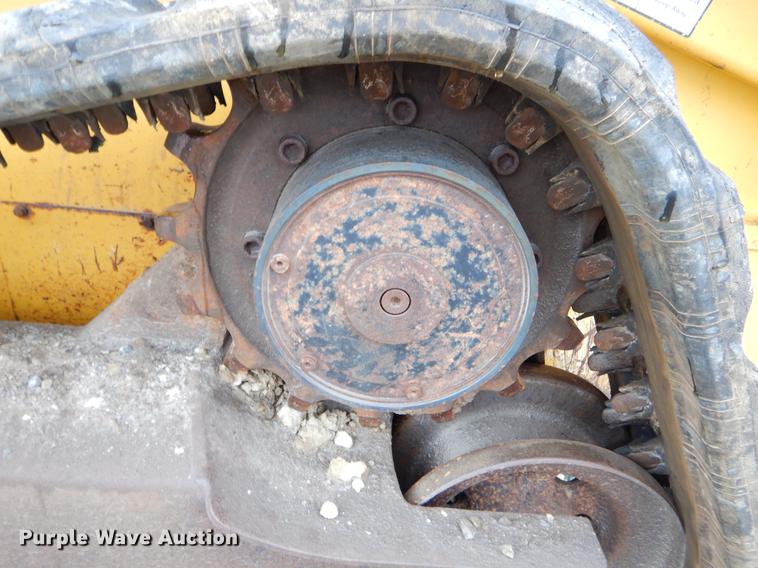 image for item FQ9504 2007 John Deere CT322 skid steer