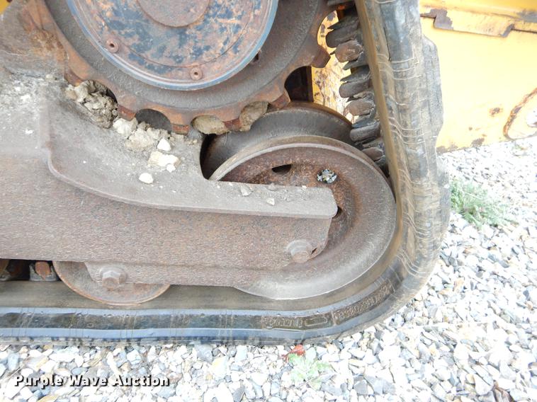 image for item FQ9504 2007 John Deere CT322 skid steer