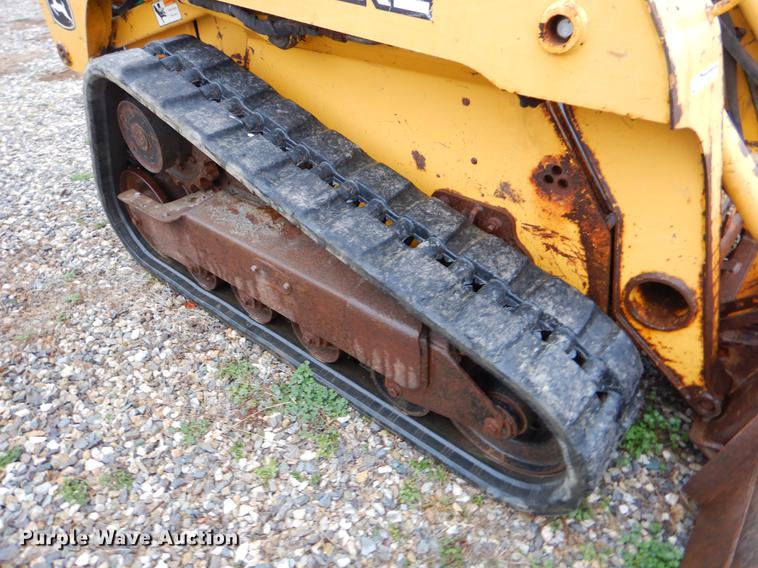 image for item FQ9504 2007 John Deere CT322 skid steer
