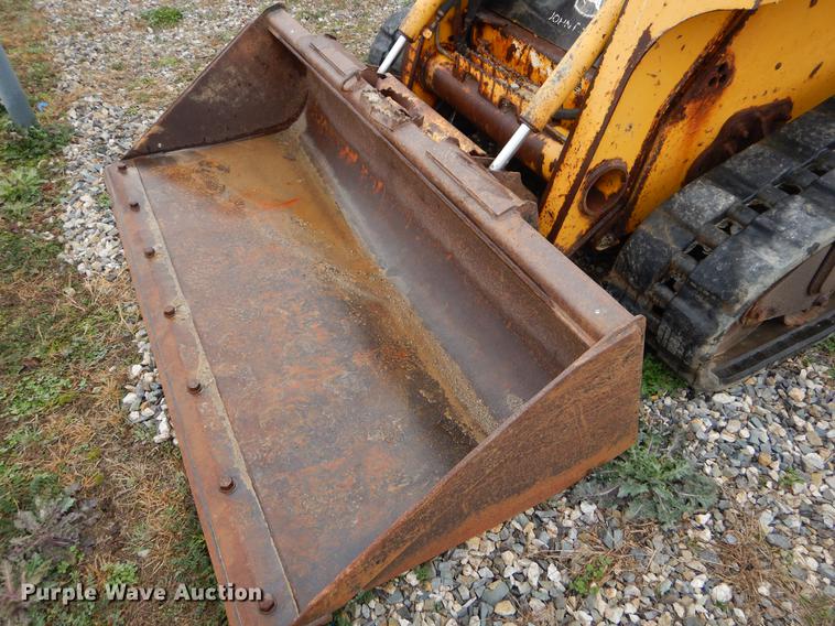 image for item FQ9504 2007 John Deere CT322 skid steer