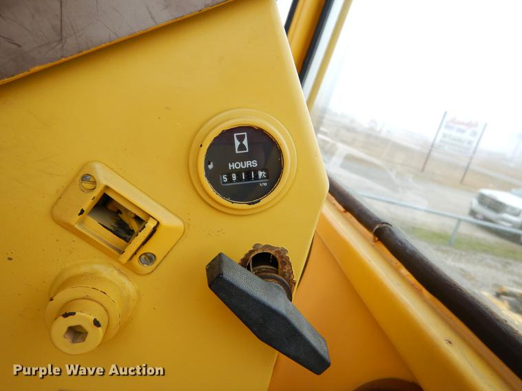 image for item FQ9505 1990 Dresser 850 motor grader