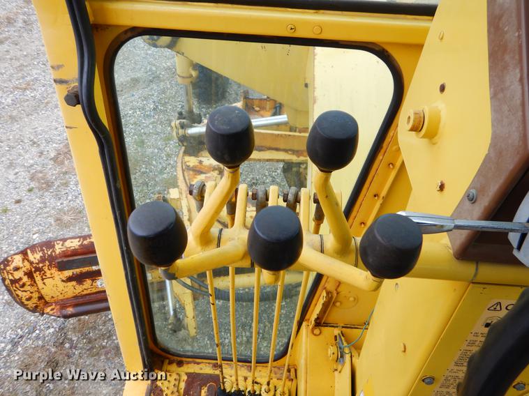 image for item FQ9505 1990 Dresser 850 motor grader