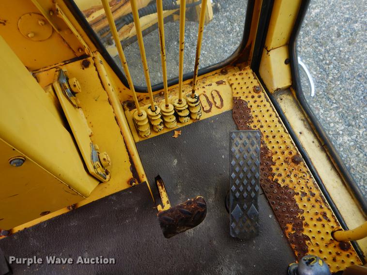 image for item FQ9505 1990 Dresser 850 motor grader