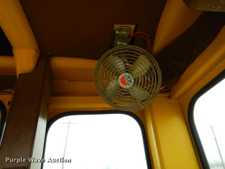 image for item FQ9505 1990 Dresser 850 motor grader