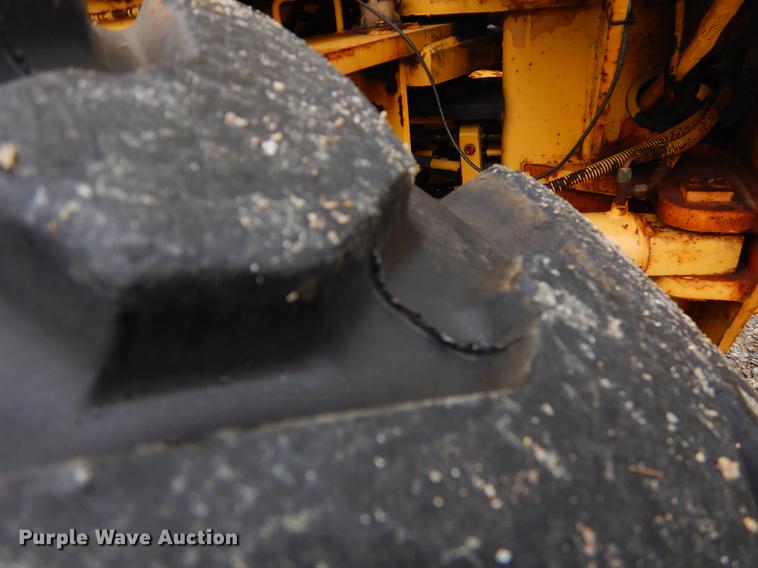 image for item FQ9505 1990 Dresser 850 motor grader