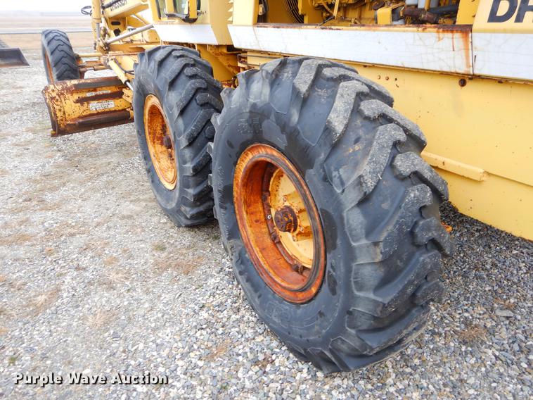image for item FQ9505 1990 Dresser 850 motor grader