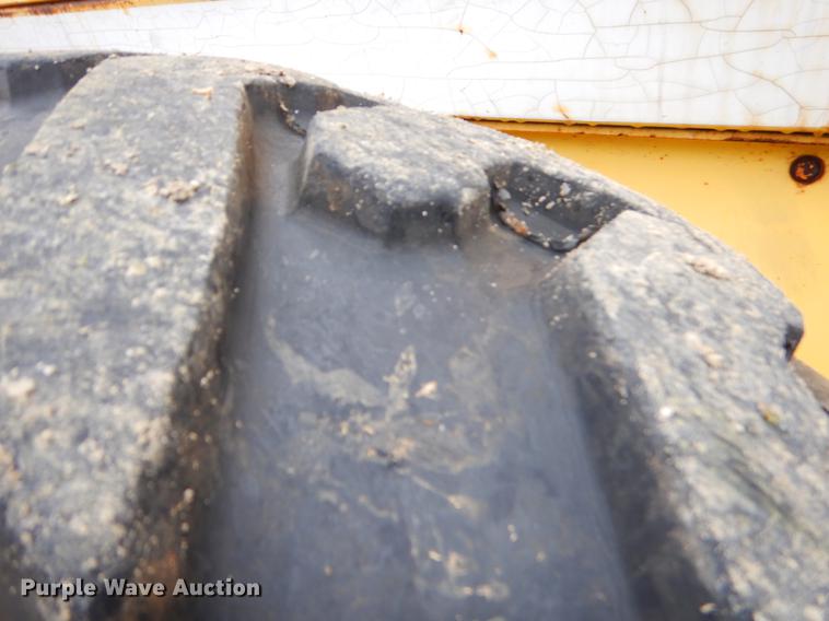 image for item FQ9505 1990 Dresser 850 motor grader