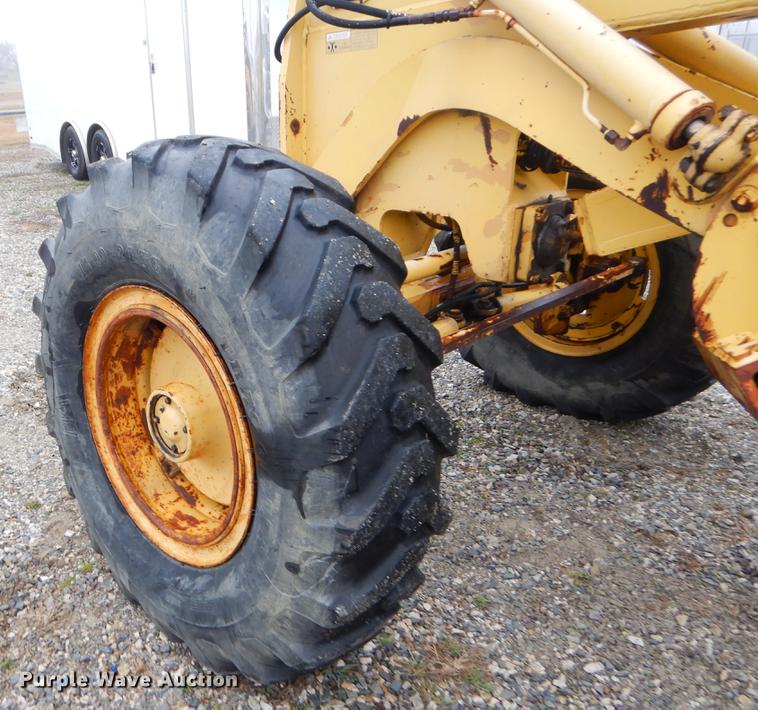 image for item FQ9505 1990 Dresser 850 motor grader