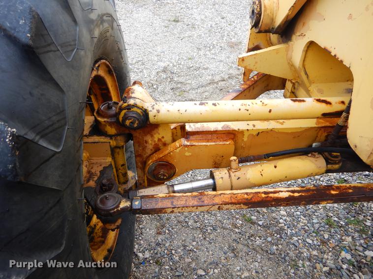 image for item FQ9505 1990 Dresser 850 motor grader