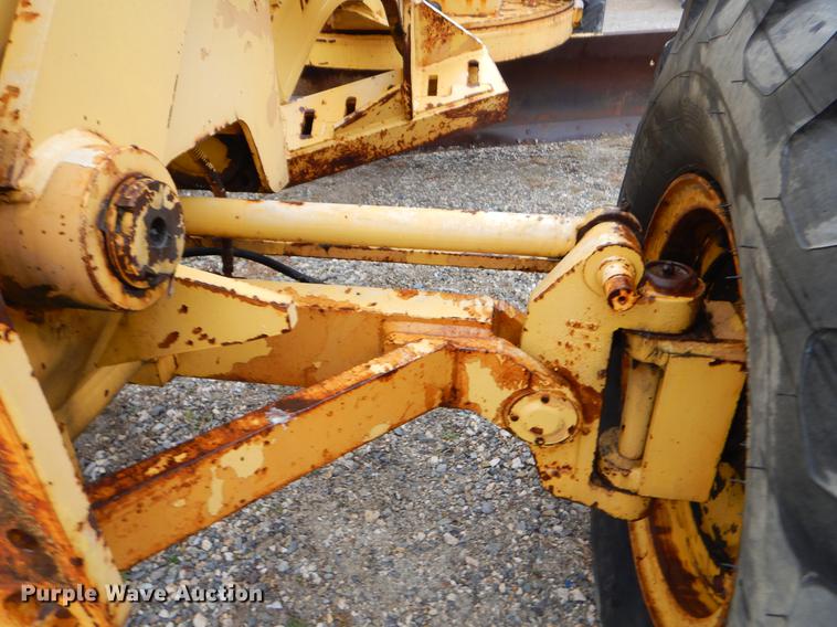 image for item FQ9505 1990 Dresser 850 motor grader