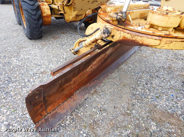 image for item FQ9505 1990 Dresser 850 motor grader