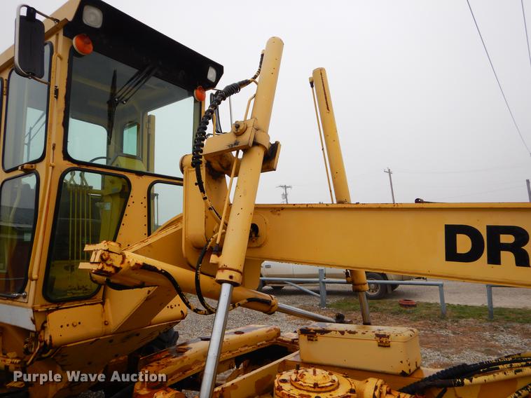image for item FQ9505 1990 Dresser 850 motor grader