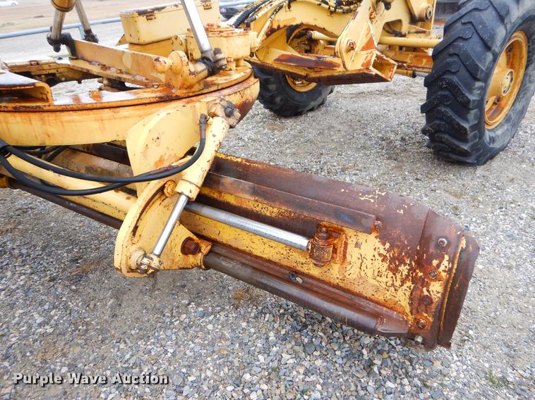 image for item FQ9505 1990 Dresser 850 motor grader