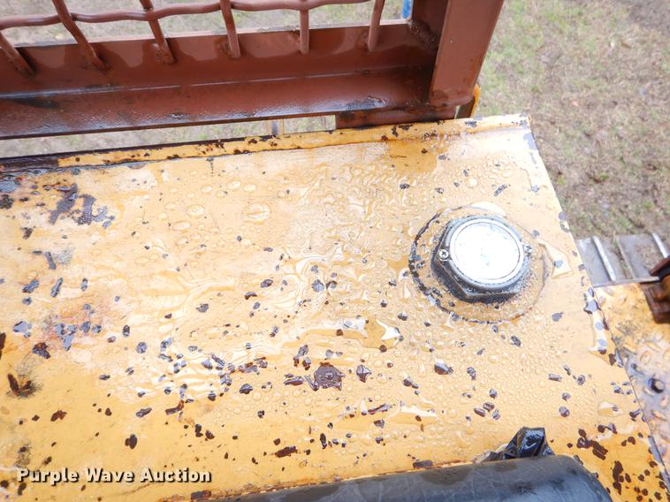 image for item FQ9540 1991 Case 650 dozer