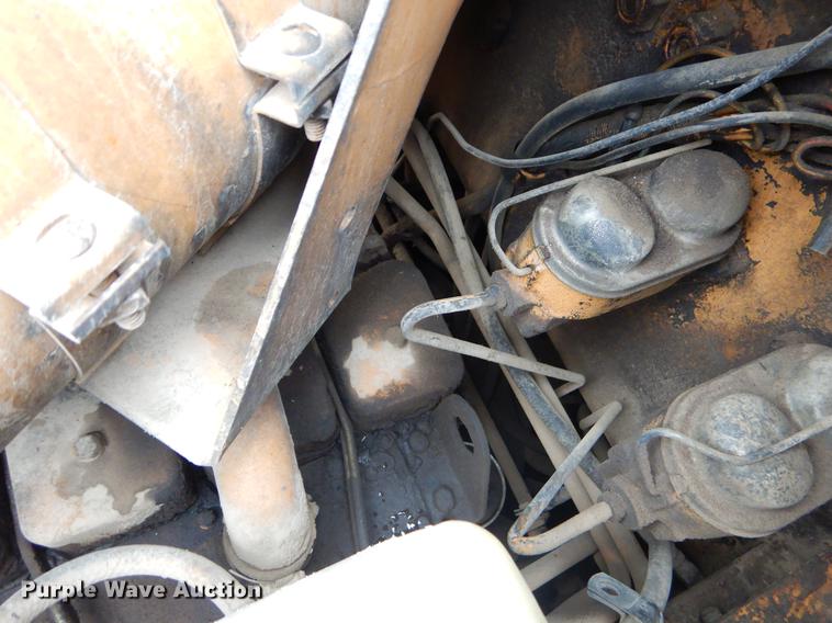 image for item FQ9540 1991 Case 650 dozer