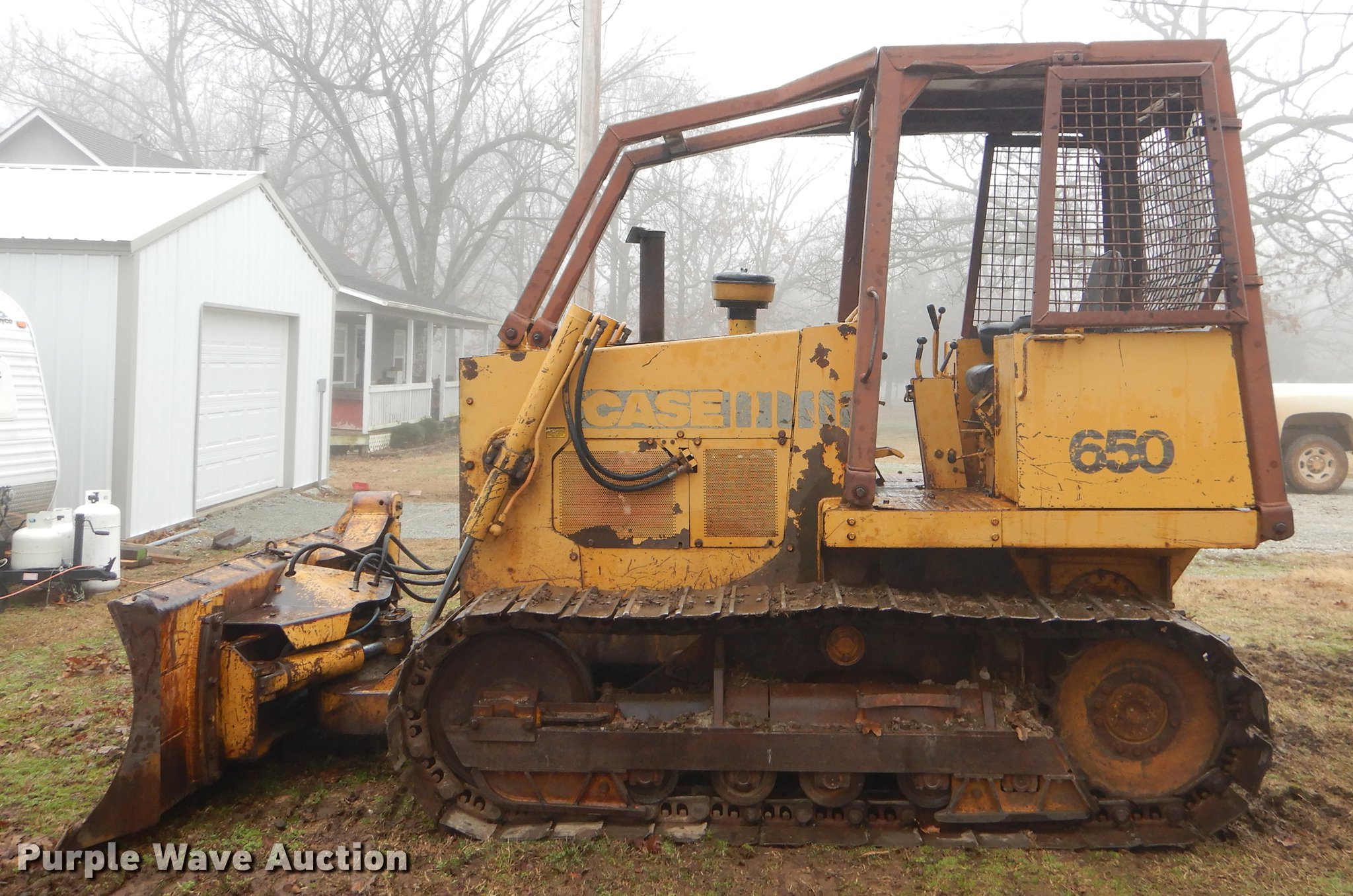 1991 Case 650 dozer in Eucha, OK Item FQ9540 sold Purple Wave