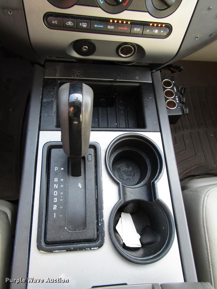 image for item DB6893 2007 Ford Expedition SUV