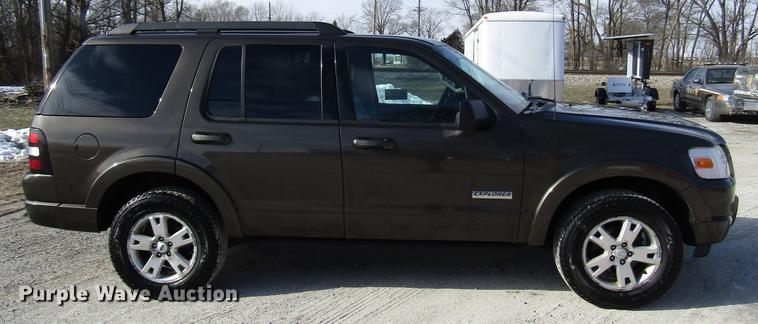 image for item DB6894 2008 Ford Explorer SUV