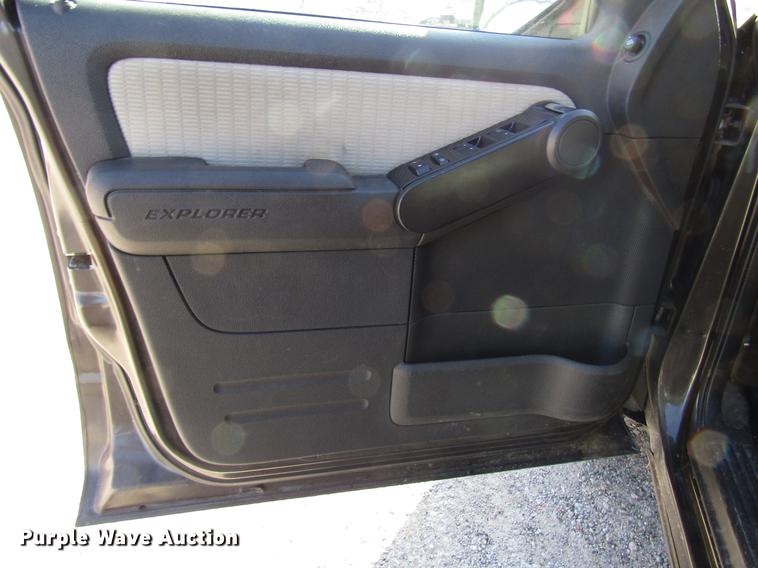 image for item DB6894 2008 Ford Explorer SUV
