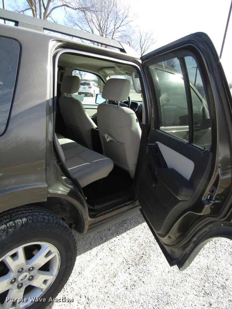 image for item DB6894 2008 Ford Explorer SUV