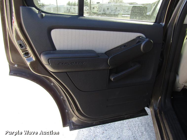 image for item DB6894 2008 Ford Explorer SUV
