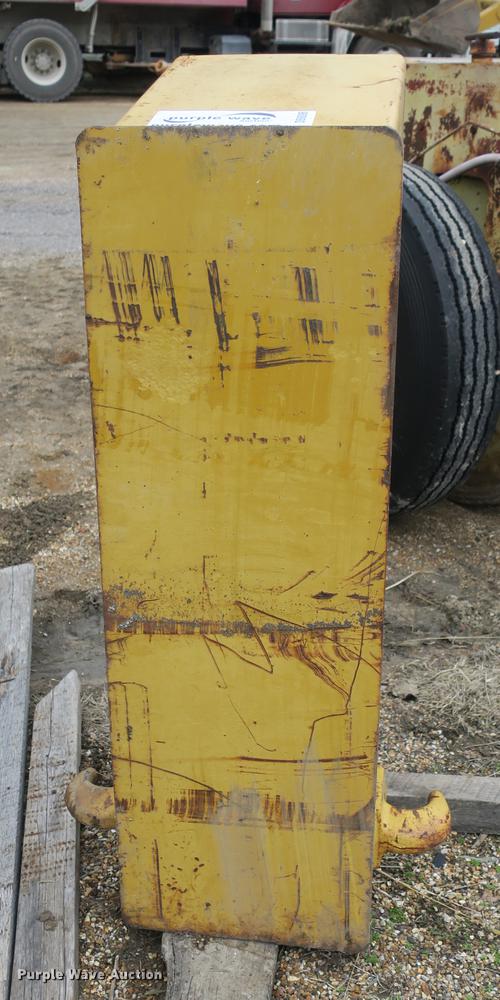 image for item DB8896 Front mount push block