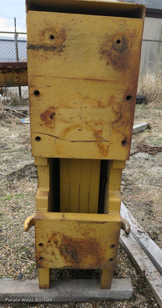 image for item DB8896 Front mount push block