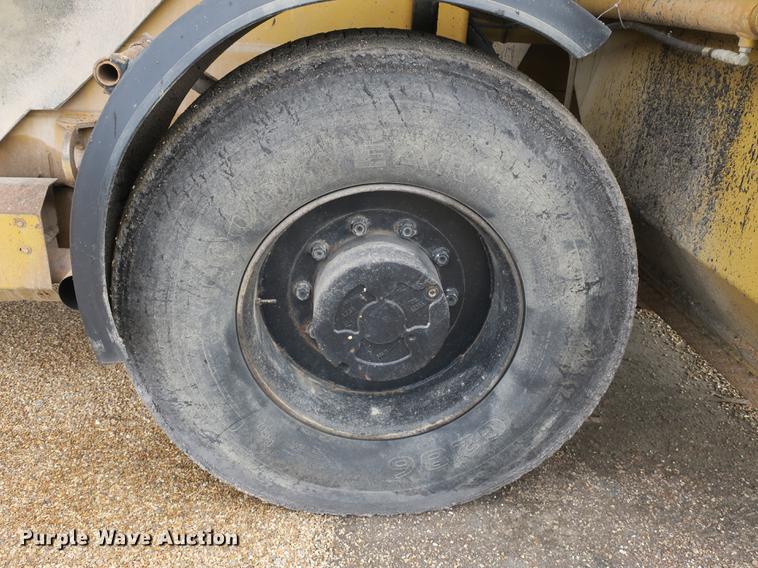 image for item DB8897 2000 Rosco Spread Pro chip spreader