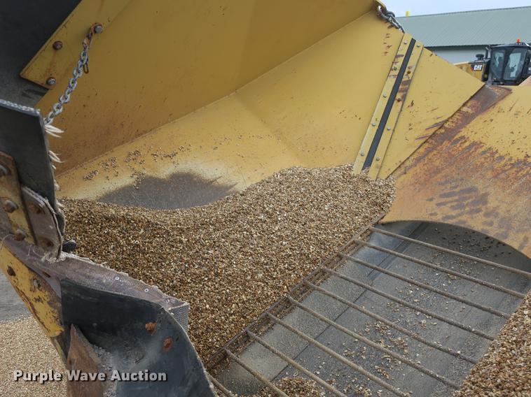 image for item DB8897 2000 Rosco Spread Pro chip spreader