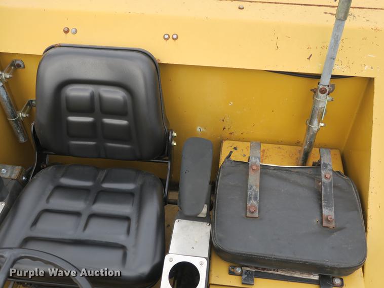 image for item DB8897 2000 Rosco Spread Pro chip spreader