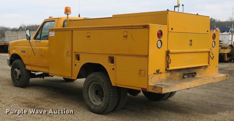 image for item DB8898 1993 Ford F450 Super Duty XL utility truck